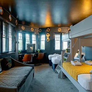  Apartment The Lombard House - Sleeps Up To 12